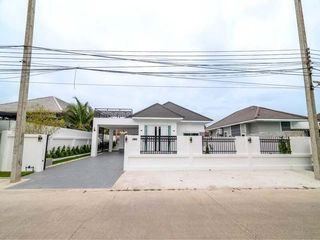 For sale 3 ベッドルーム villa in Bang Lamung, Chonburi