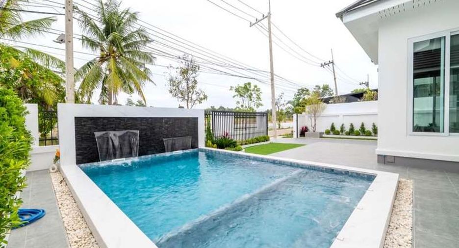 For sale 3 bedrooms villa in Bang Lamung, Chonburi