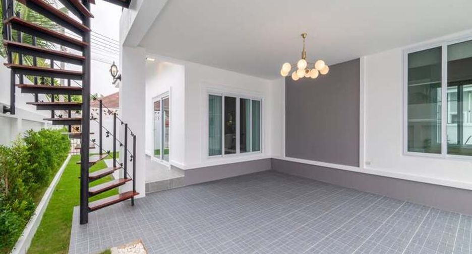 For sale 3 bedrooms villa in Bang Lamung, Chonburi