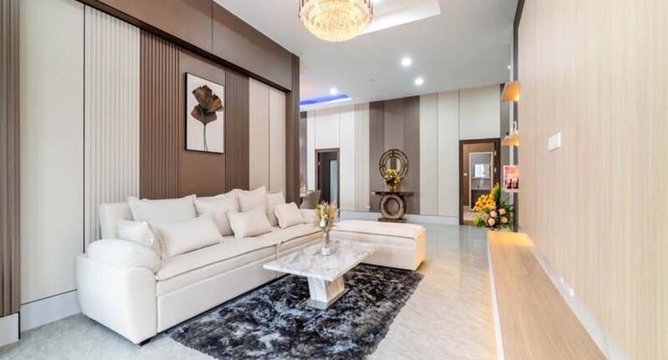 For sale 3 bedrooms villa in Bang Lamung, Chonburi