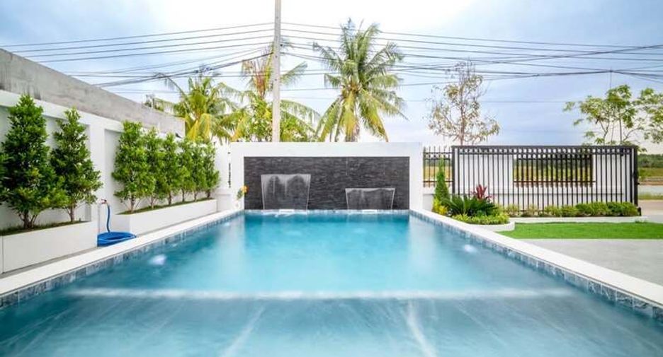 For sale 3 bedrooms villa in Bang Lamung, Chonburi