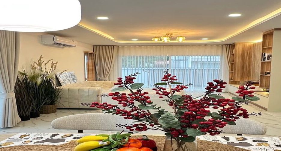 For sale 3 bedrooms villa in East Pattaya, Pattaya