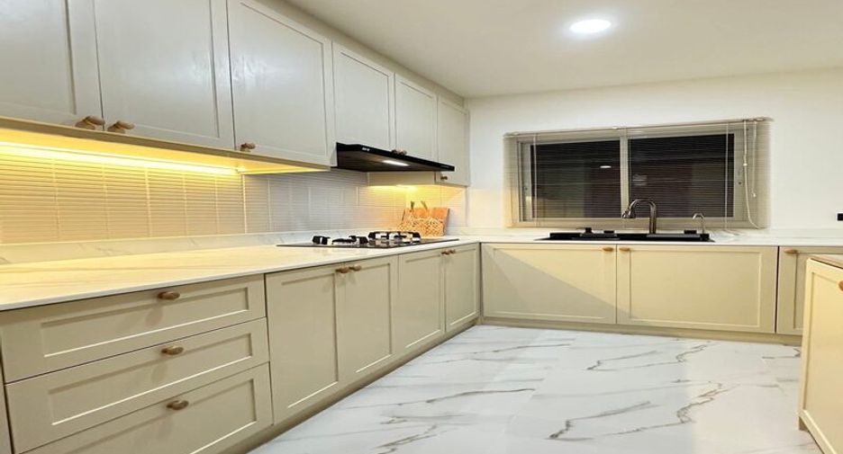 For sale 3 bedrooms villa in East Pattaya, Pattaya