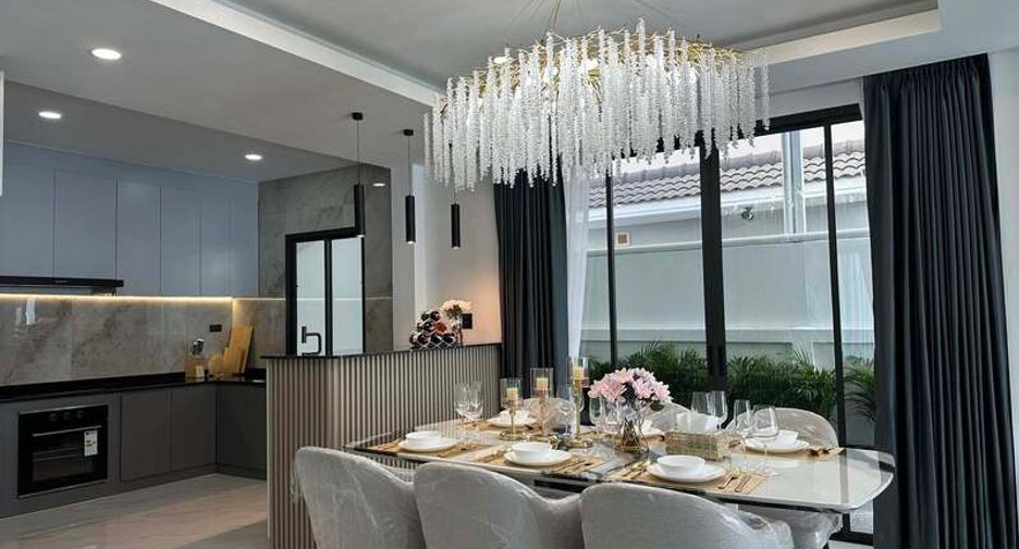 For sale 5 bedrooms villa in Jomtien, Pattaya