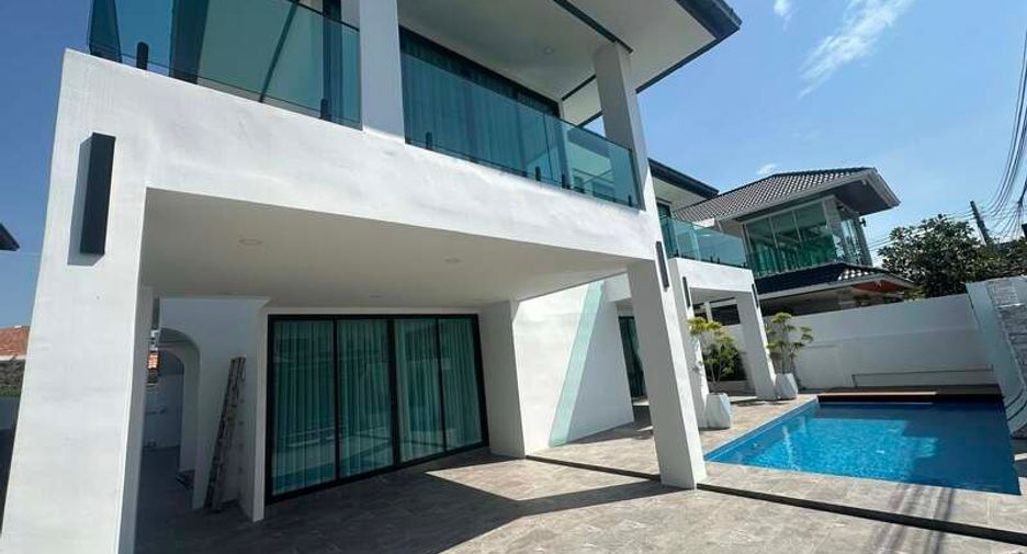For sale 5 bedrooms villa in Jomtien, Pattaya