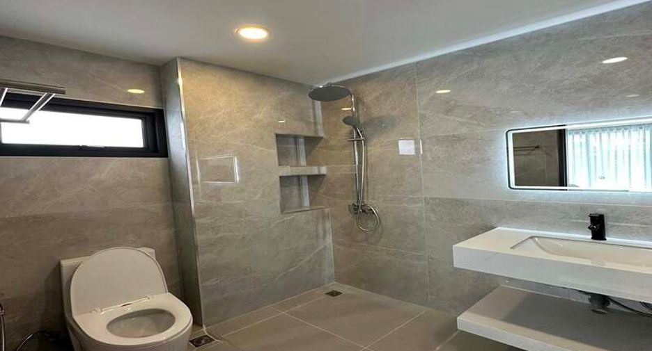 For sale 5 bedrooms villa in Jomtien, Pattaya