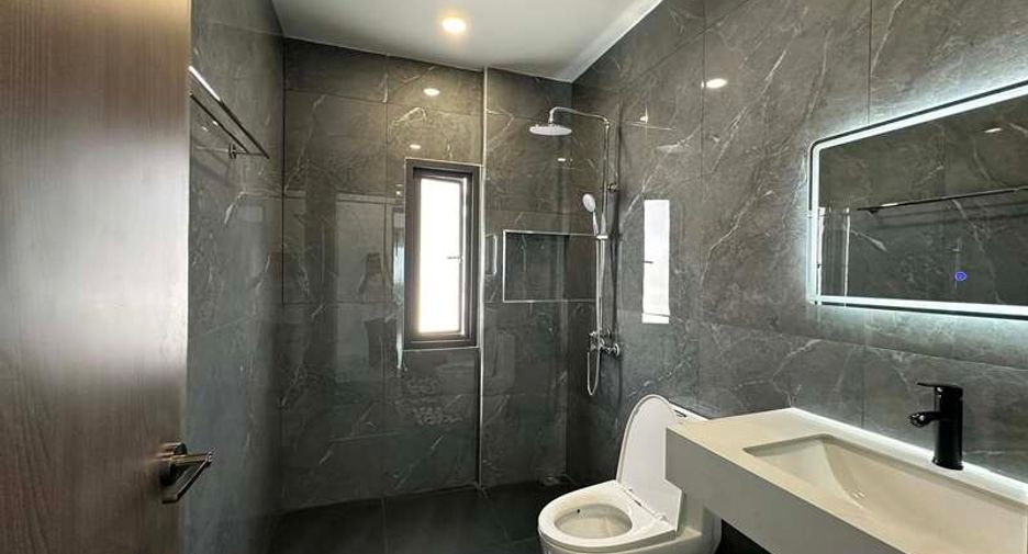 For sale 5 bedrooms villa in Jomtien, Pattaya