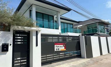 For sale 5 bedrooms villa in Jomtien, Pattaya