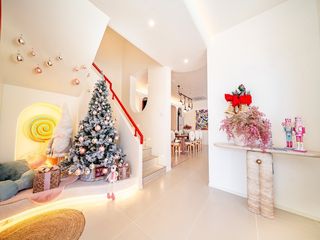 Villa zum Kauf mit 5 Zimmer in Bang Lamung, Chonburi