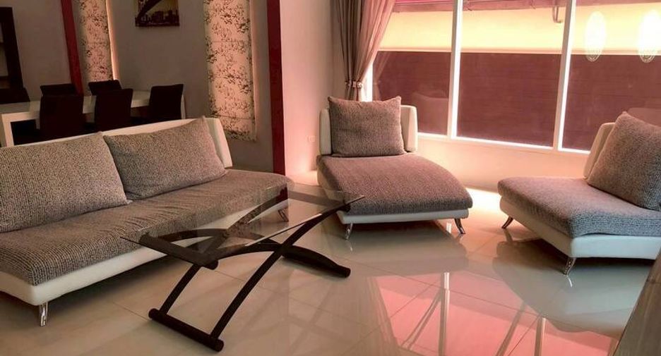 For sale 3 bedrooms villa in East Pattaya, Pattaya
