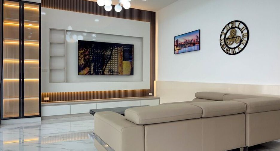 For sale 3 ベッドルーム villa in Huay Yai, Pattaya