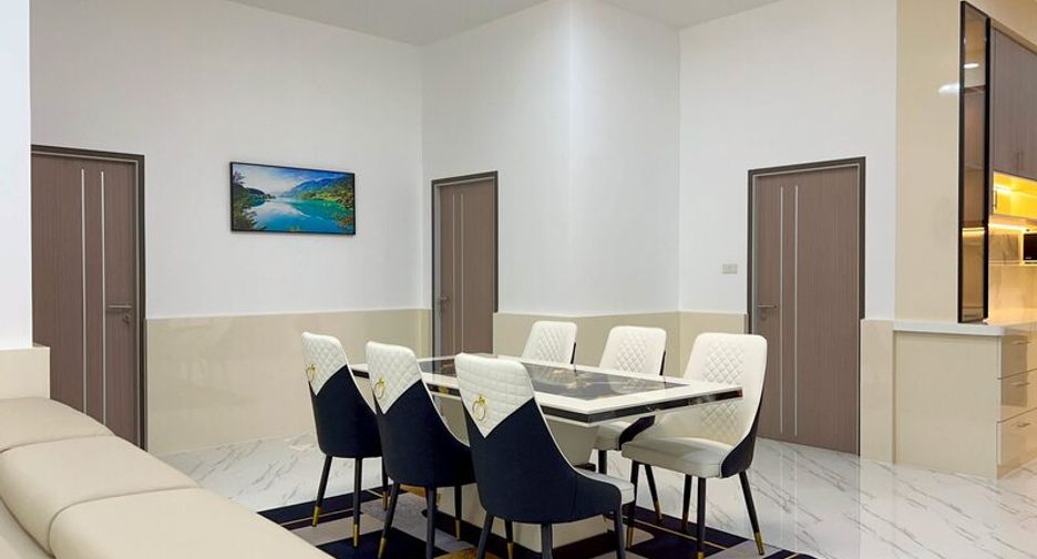 For sale 3 ベッドルーム villa in Huay Yai, Pattaya