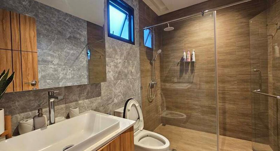 For sale 3 bedrooms villa in East Pattaya, Pattaya