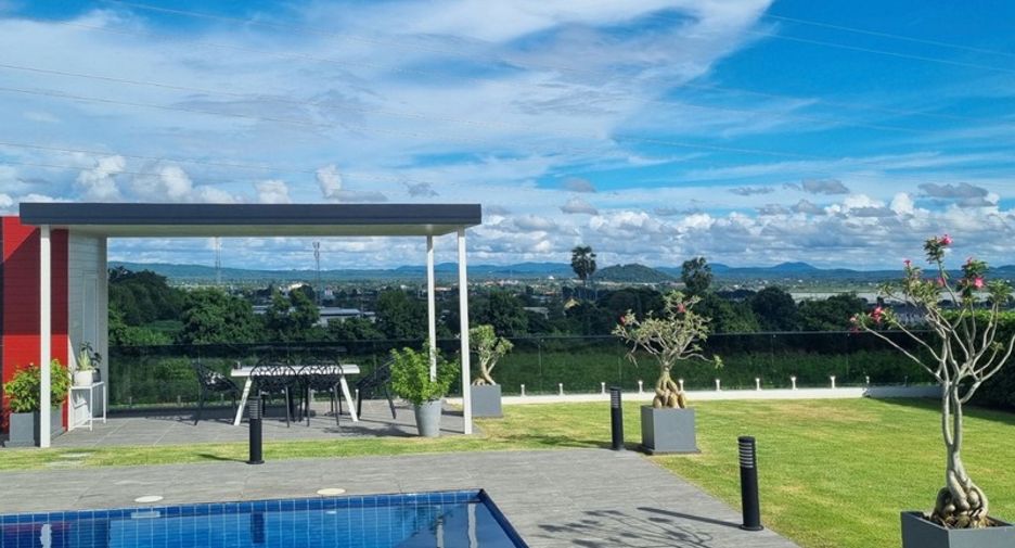 For sale 3 bedrooms villa in East Pattaya, Pattaya