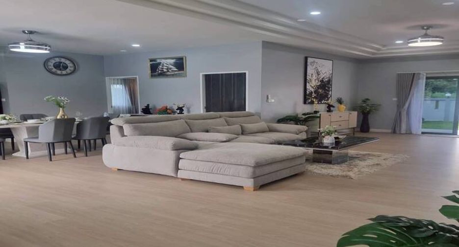 For sale 3 bedrooms villa in Sattahip, Chonburi