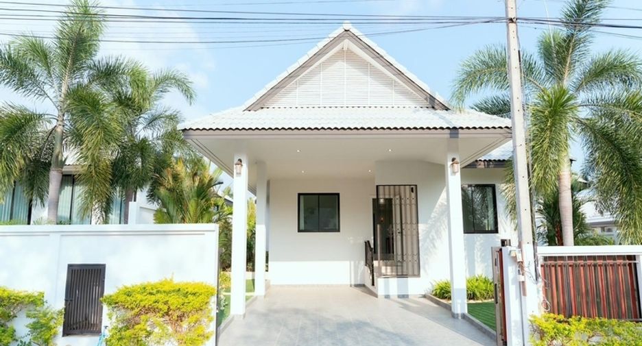 For sale 4 bedrooms villa in East Pattaya, Pattaya