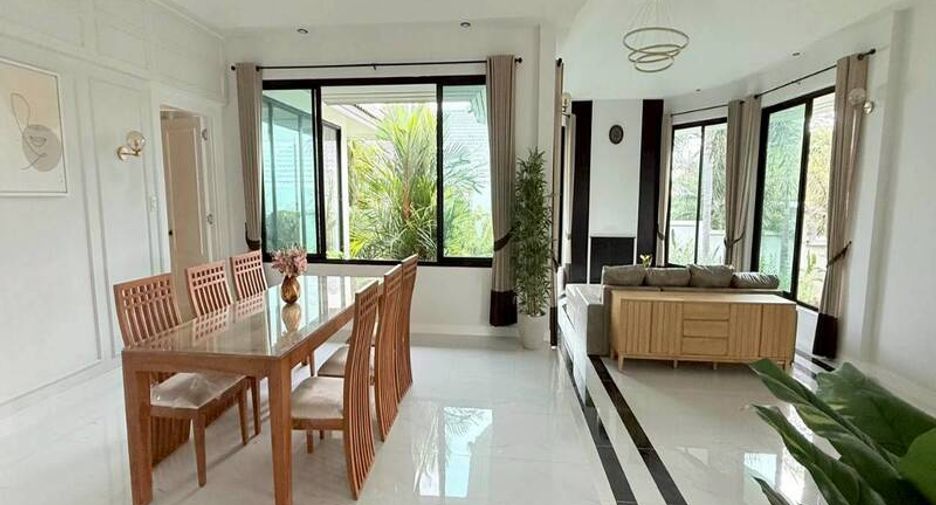 For sale 4 bedrooms villa in East Pattaya, Pattaya