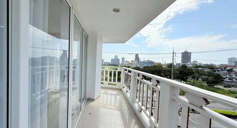 For sale 3 bedrooms condo in South Pattaya, Pattaya