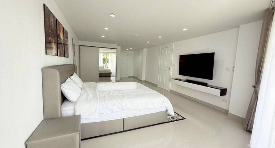 For sale 3 bedrooms condo in South Pattaya, Pattaya