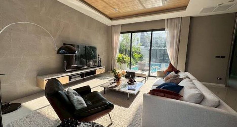 For sale 4 bedrooms house in Bang Lamung, Chonburi