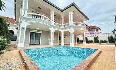 Villa zum Kauf mit 5 Zimmer in Bang Lamung, Chonburi