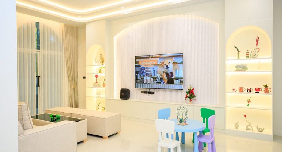 Villa zum Kauf mit 9 Zimmer in Huay Yai, Pattaya