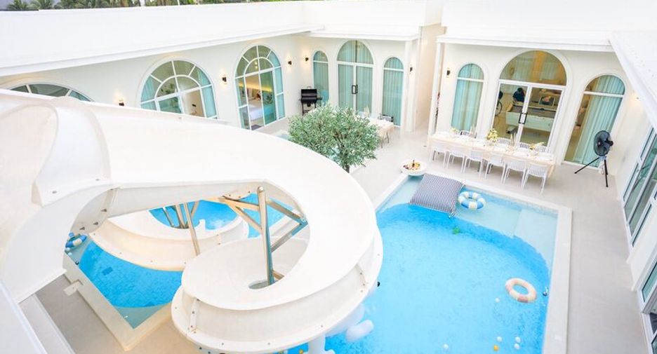 Villa zum Kauf mit 9 Zimmer in Huay Yai, Pattaya