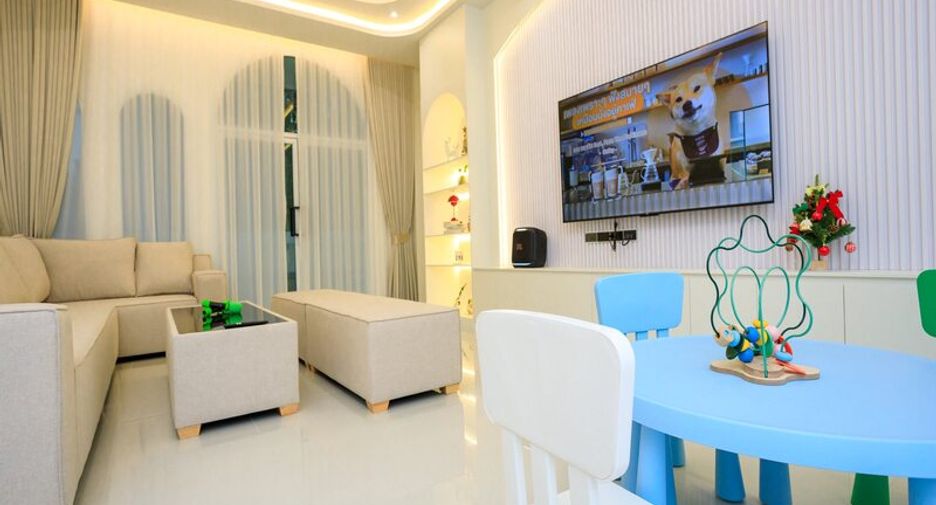 Villa zum Kauf mit 9 Zimmer in Huay Yai, Pattaya