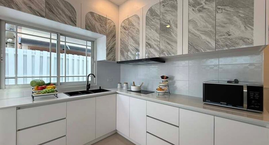 For rent 3 bedrooms villa in East Pattaya, Pattaya