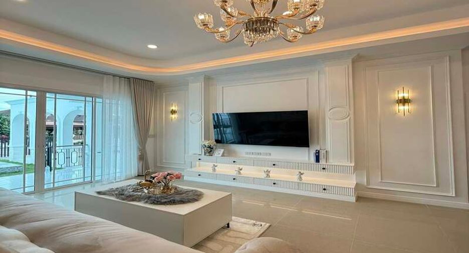 For rent 3 bedrooms villa in East Pattaya, Pattaya