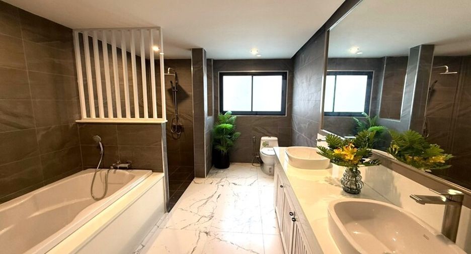 For sale 4 ベッドルーム villa in East Pattaya, Pattaya