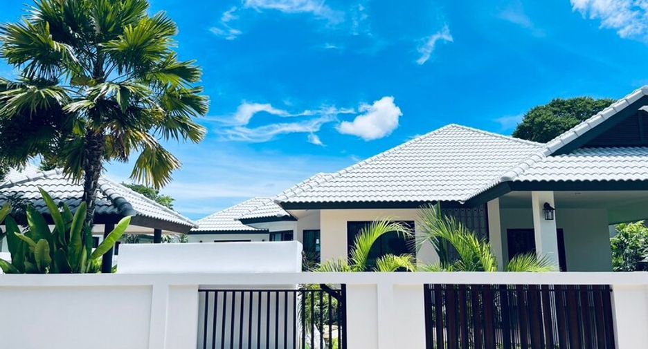 For sale 4 ベッドルーム villa in East Pattaya, Pattaya
