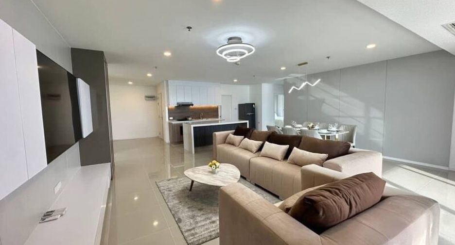 For sale 3 bedrooms condo 