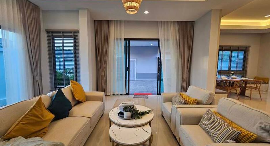 For sale 3 bedrooms villa in Huay Yai, Pattaya