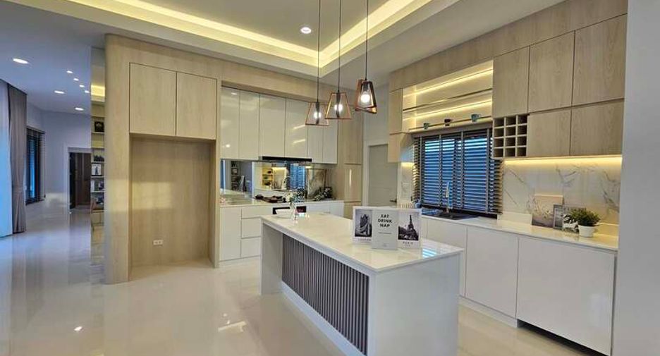For sale 3 bedrooms villa in Huay Yai, Pattaya