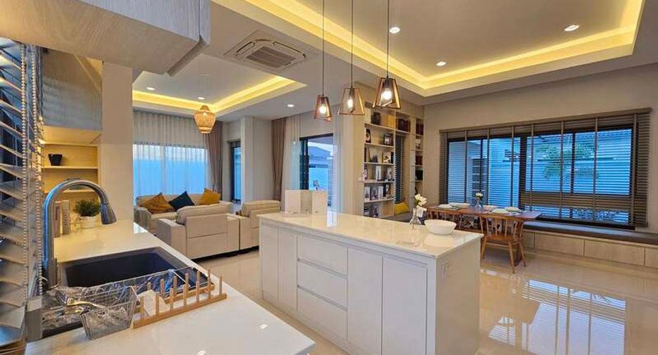 For sale 3 bedrooms villa in Huay Yai, Pattaya
