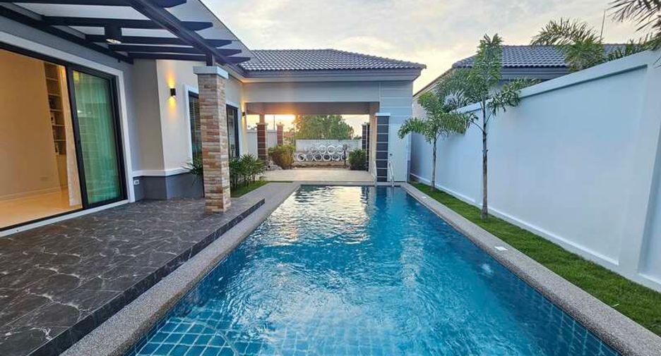 For sale 3 bedrooms villa in Huay Yai, Pattaya