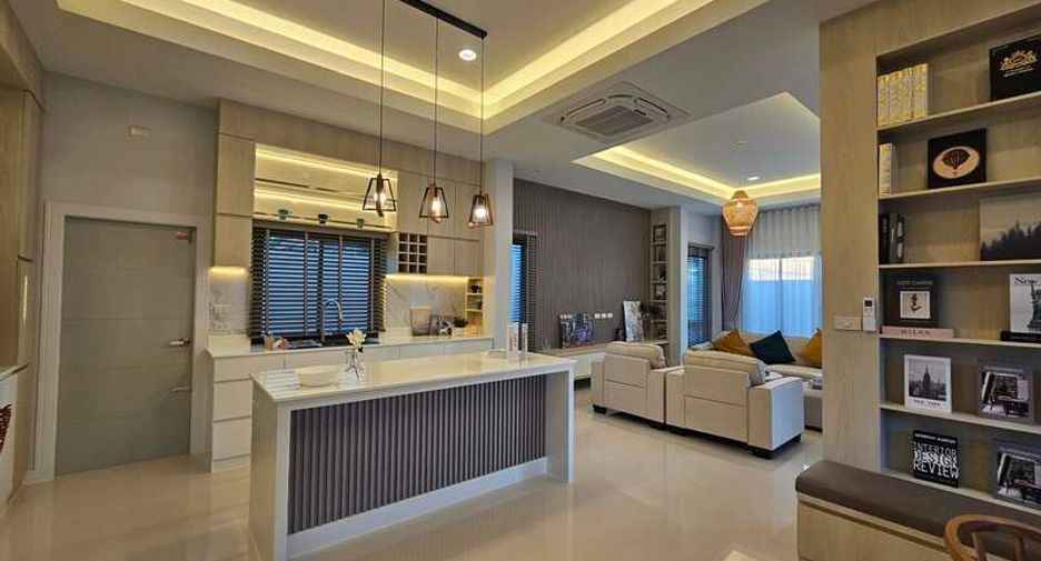 For sale 3 bedrooms villa in Huay Yai, Pattaya