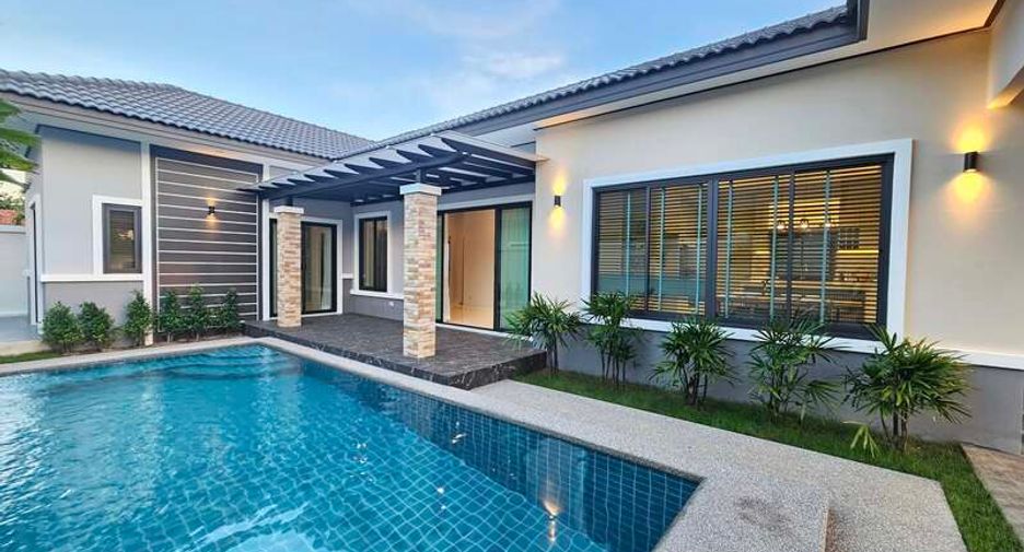 For sale 3 bedrooms villa in Huay Yai, Pattaya