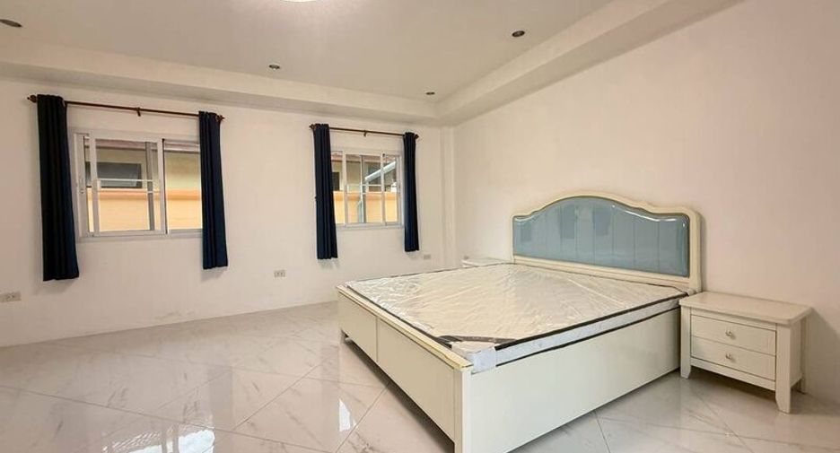 For sale 4 bedrooms villa in Sattahip, Chonburi