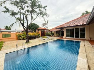 Продажа 4 спальни вилла в Huay Yai, Паттайя