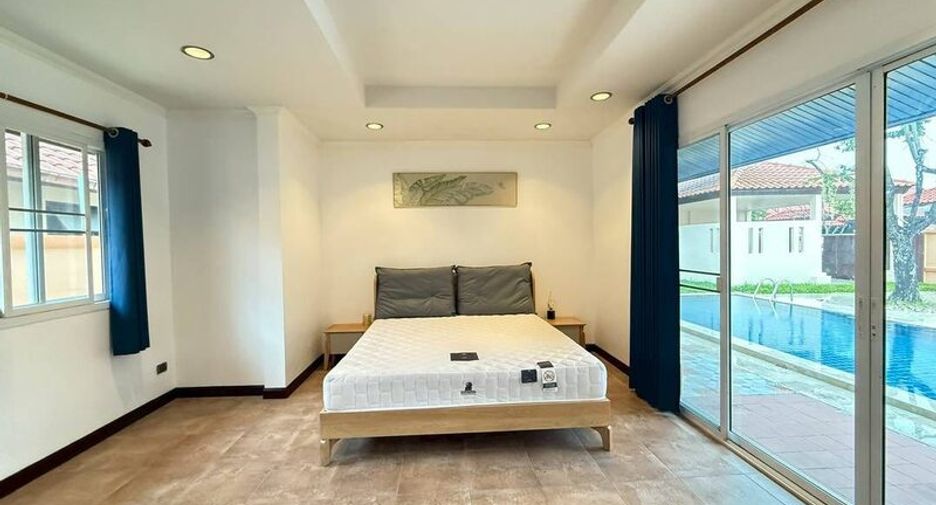 For sale 4 bedrooms villa in Sattahip, Chonburi