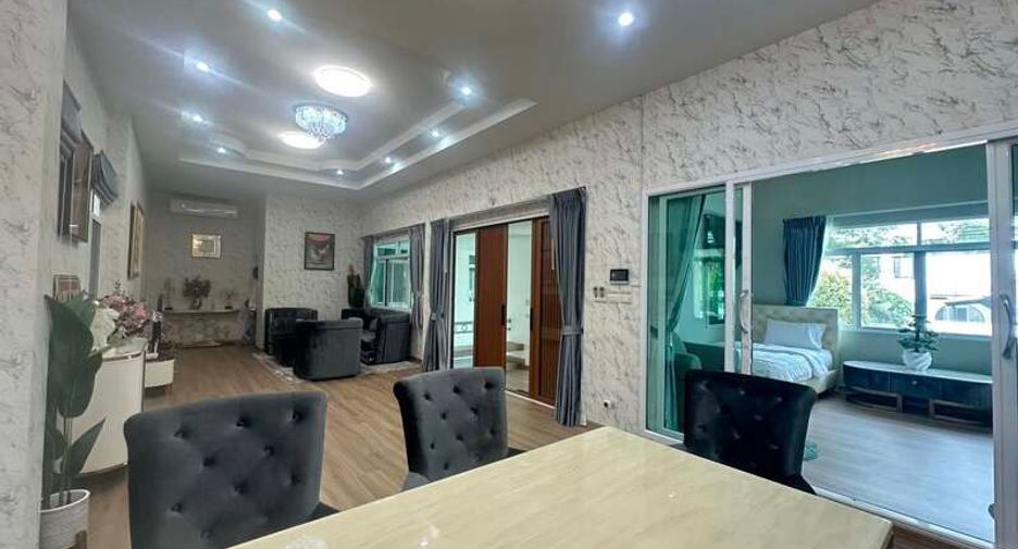 For rent 6 bedrooms villa in Huay Yai, Pattaya