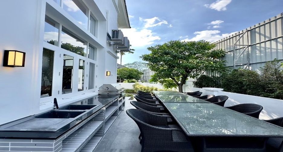 Casa en venta de 5 habitaciones en Sattahip, Chonburi