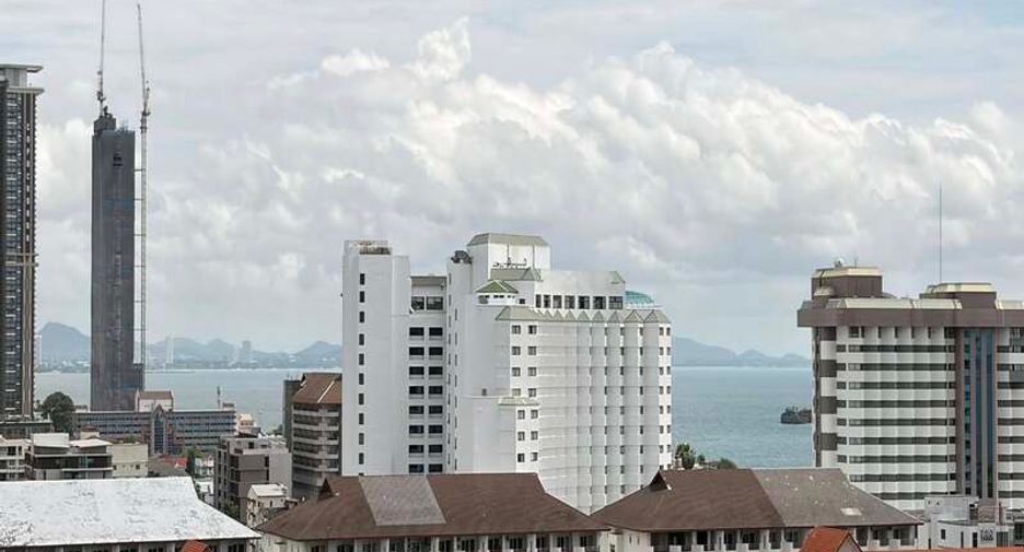 For sale studio condo in Pratumnak, Pattaya