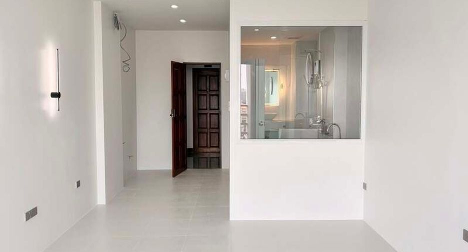 For sale studio condo in Pratumnak, Pattaya