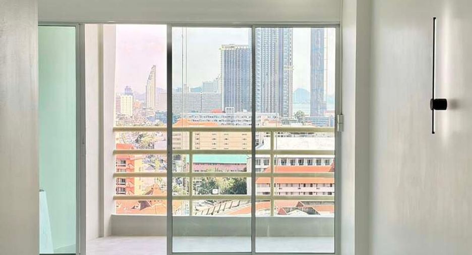 For sale studio condo in Pratumnak, Pattaya