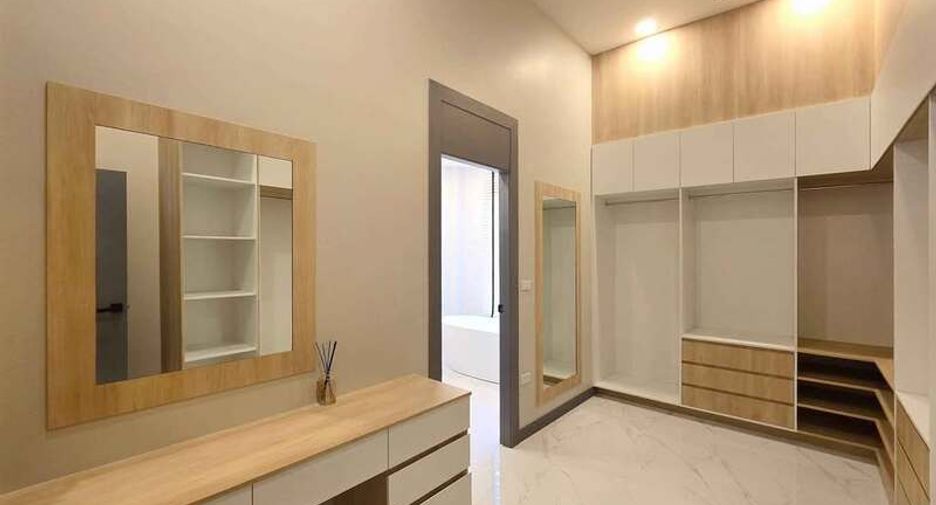 À vendre 5 chambres villa à Bang Lamung, Chonburi