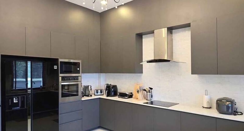 À vendre 5 chambres villa à Bang Lamung, Chonburi