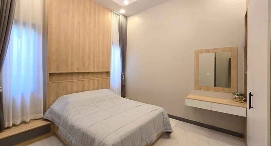À vendre 5 chambres villa à Bang Lamung, Chonburi